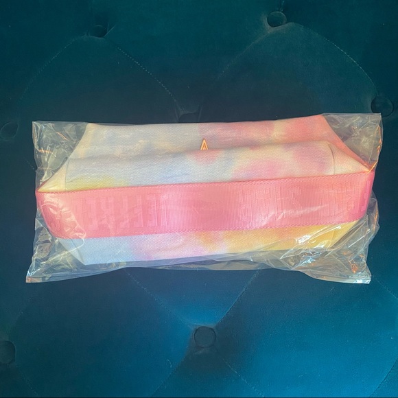 NEW💕JSC Limited Spring ‘21 Edition tie dye makeup bag - Picture 13 of 13